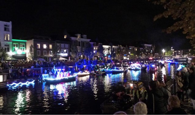 Lichtsloepenparade in Haven 2015
