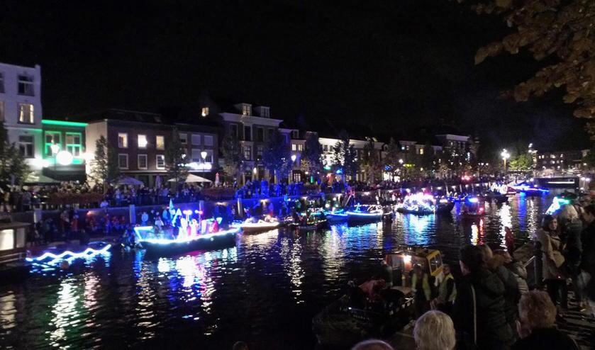 Lichtsloepenparade in Haven 2015