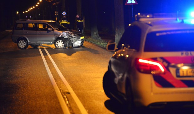 Auto loopt flinke schade op na eenzijdig ongeval Hoevenseweg