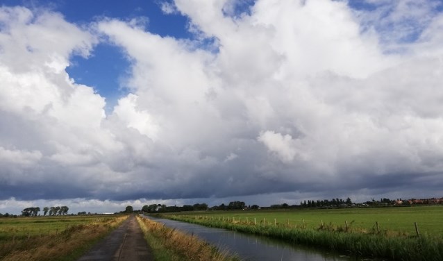 Ruige stapelwolken tijdens opklaringen.