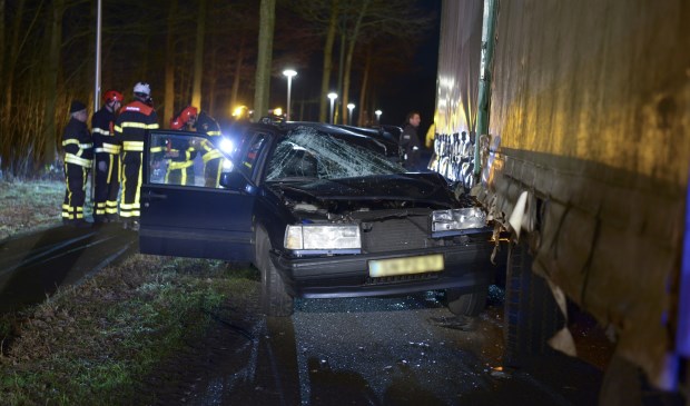 Persoon zwaargewond na ongeval met aanhanger.