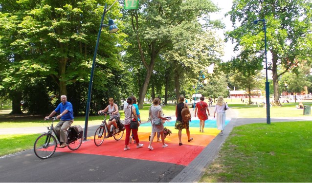 Het regenboogpad in het Valkenberg.