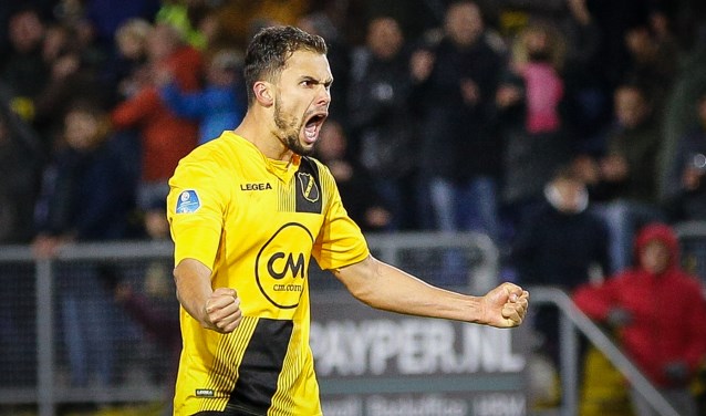 Mitchell te Vrede scoorde in en tegen Gent.