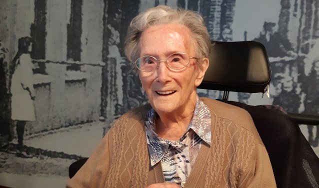 Jo van Schendel is een bekende verschijning in de Mauritshof.