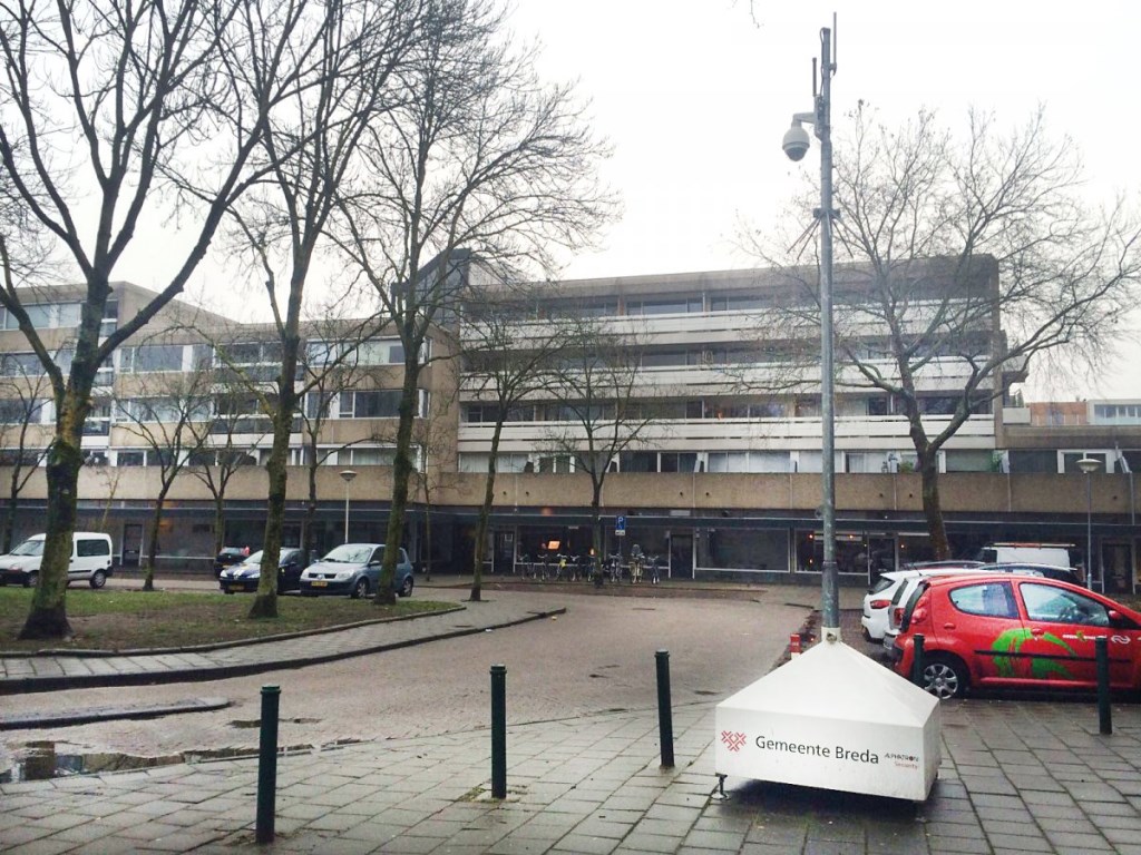 Een tijdelijke camera in de Middellaan.