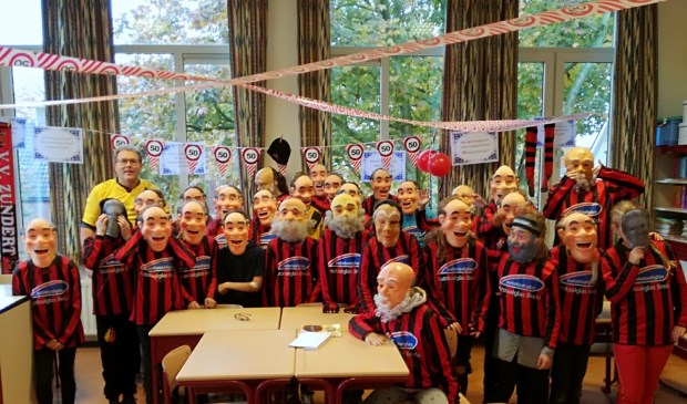 Bijzondere verrassing voor mijnheer Richard van basisschool Zonnebloem - Internetbode