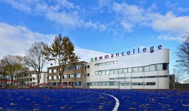 Van reünie tot de Efteling: Newmancollege viert 60-jarig jubileum - BredaVandaag.nl