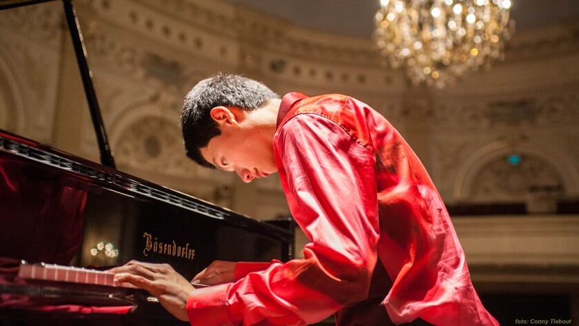 Pianist Martin Oei eert componist Ravel op historische vleugel in Oude Stadhuis