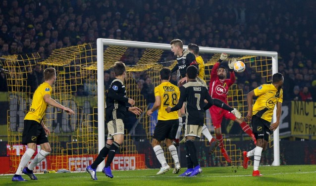 NAC verliest met 0-2 van Ajax.
