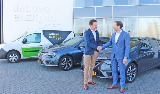 Marcel Nederveen van Auto Indumij (links) en Manfred Jacobs zijn beiden zeer content met de prettige samenwerking