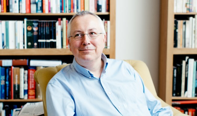 Simon Winder