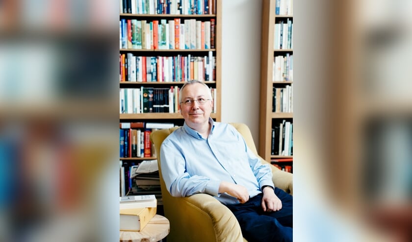 Simon Winder