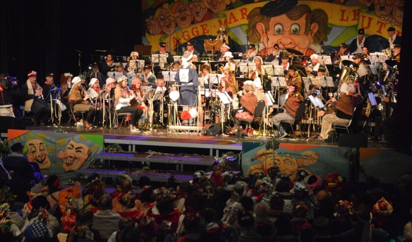 Sjefkes presenteren het 18e Vastenavondconcert in de Stoelemat