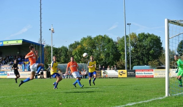 In de heenwedstrijd nam RBC in de eerste helft een 0-3 voorsprong, maar die werd in de tweede helft keurig weggepoetst door HVV's topscorer Sinan Coban. FOTO ARTHUR VERBRAAK