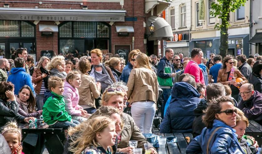 De biergarten krijgt een carnavalseditie op Kerkplein.