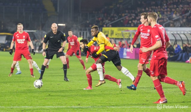 Siemen Mulder in actie tijdens NAC-FC Twente op 12 december 2017 (1-2)