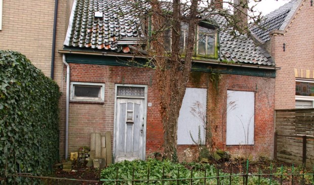 Eén van de verpauperde woningen in Yerseke.
