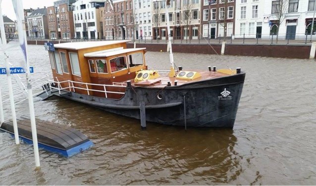 Hoog water bedreigt kassaboot Haven