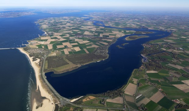 Overzicht van het voormalig eiland Noord-Beveland gmet aan de zuidzijde Veerse Meer en aan de Noordzijde Oosterschelde.