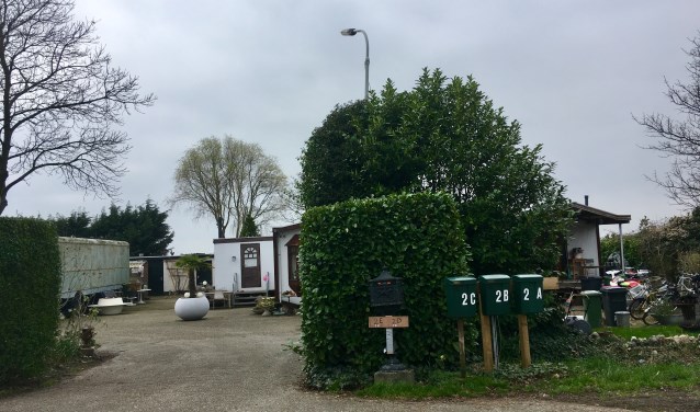 De gemeente gaat samen met de bewoners het woonwagenkamp onder handen nemen