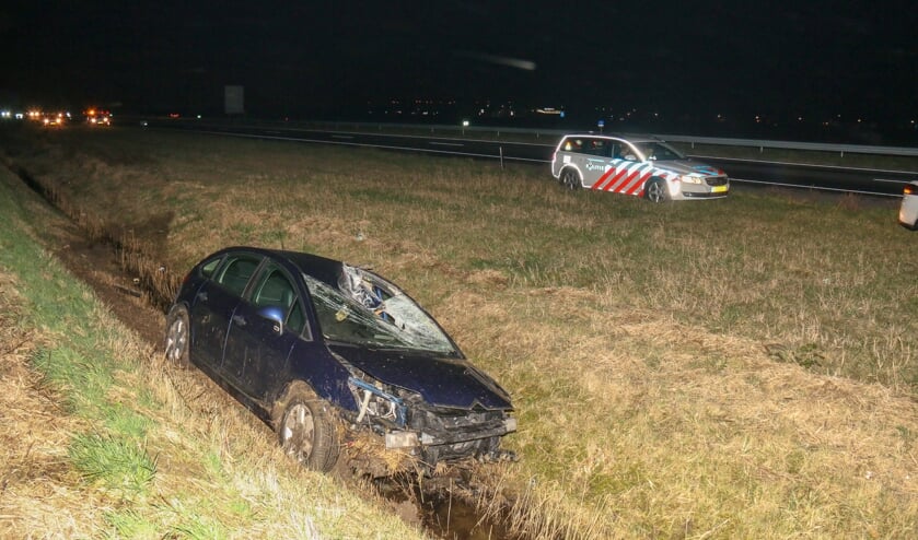 Auto Belandt In Sloot Op A58 Bij Kruiningen