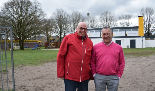 Frans Gulickx en Erik Roozendaal op het trapveldje. FOTO STELLA MARIJNISSEN