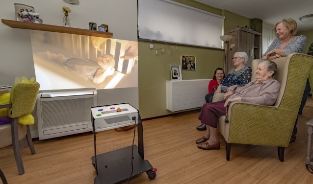 Bewoners Kardinaal de Jonglaan testen de Qwiek.up.