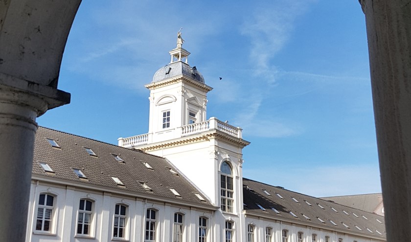 Aloysiustoren in de voorjaarszon. FOTO GIDSEN VAN SAINT LOUIS