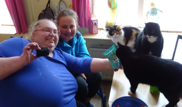 Erica en Nikki van de Kattenbende.
