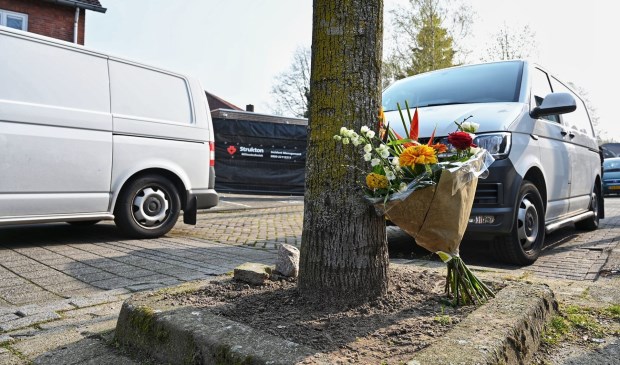 Bloemen voor overleden Ger van Zundert.