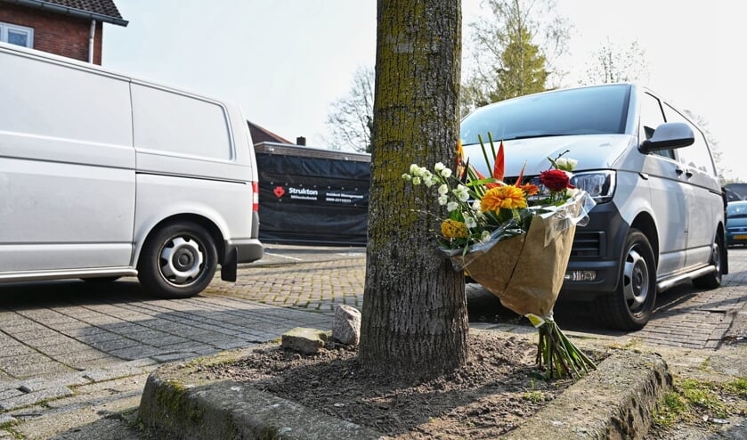 Bloemen voor overleden Ger van Zundert.