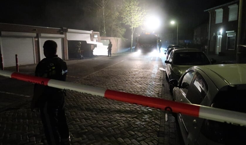 Brandweer en politie in actie bij de Sparrenweg.