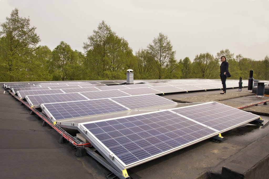 Meer dan 700 zonnepanelen op het dak van Zuylem.