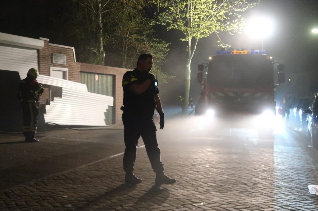 Brandweer en politie in actie bij de Sparrenweg.