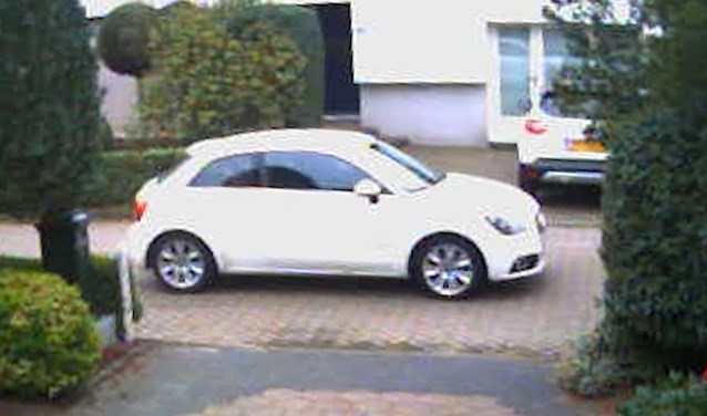 Uit het buurtonderzoek kwam onder meer naar voren dat de dader mogelijk vertrokken was in een witte Audi A1 met buitenlands kenteken.