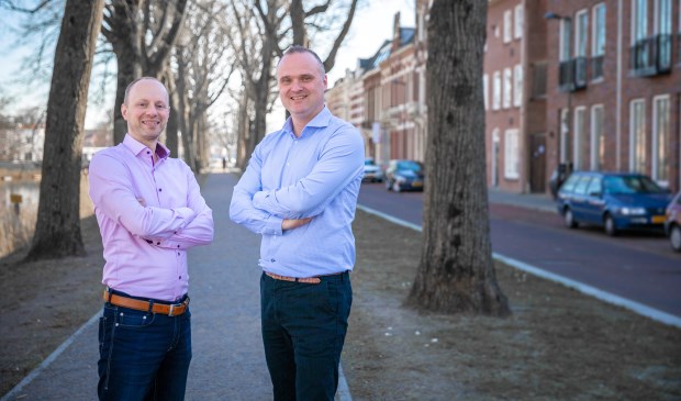 Financieel adviseur Wouter Hofsté en makelaar Sander Hogervorst werken samen om klanten beter te kunnen helpen.