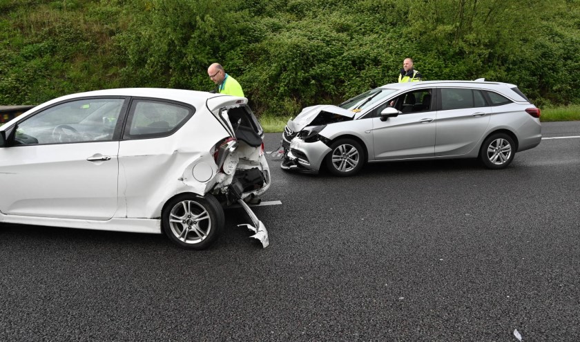 Een kop-staart-ongeval op de A27.