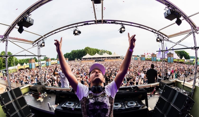 Domburgse DJ Re-Style maakt nummer met zijn jeugdheld Charly Lownoise