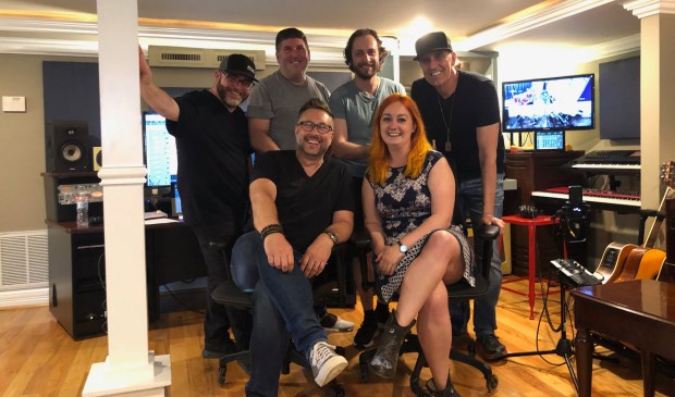 Marlieke van Schaik in de studio in Nashville.