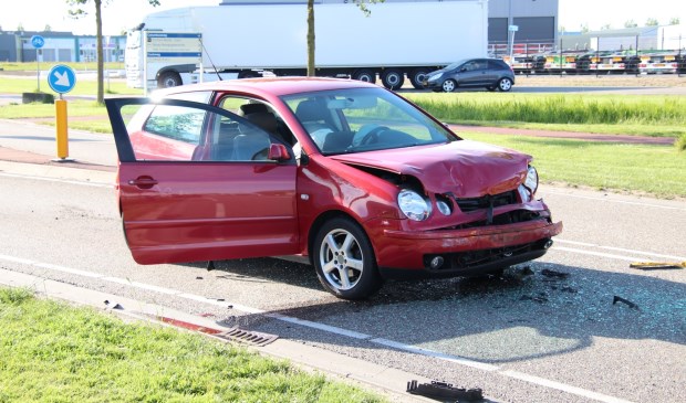 De auto's raakten zwaar beschadigd.