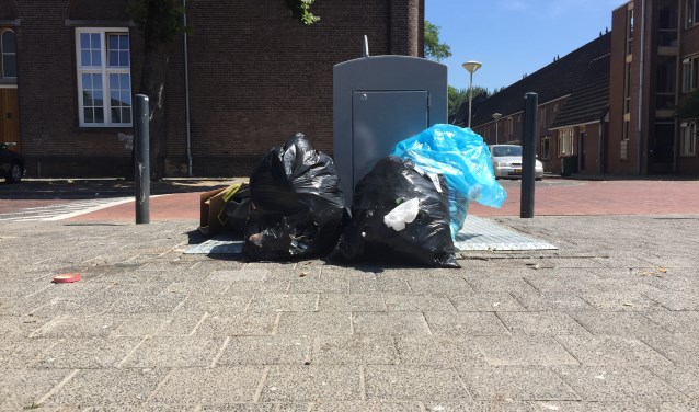 Een restafvalcontainer bij het Dr Jan Ingen Houszplein
