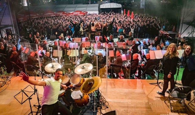 Zon en muziek op het Spanjaardsgat Festival.