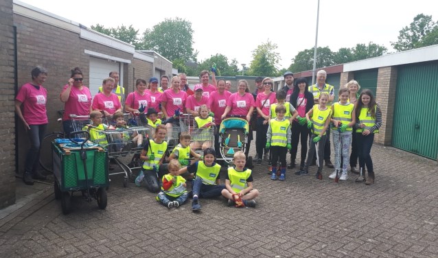 Vrijwilligers opschoonactie mei 2018.