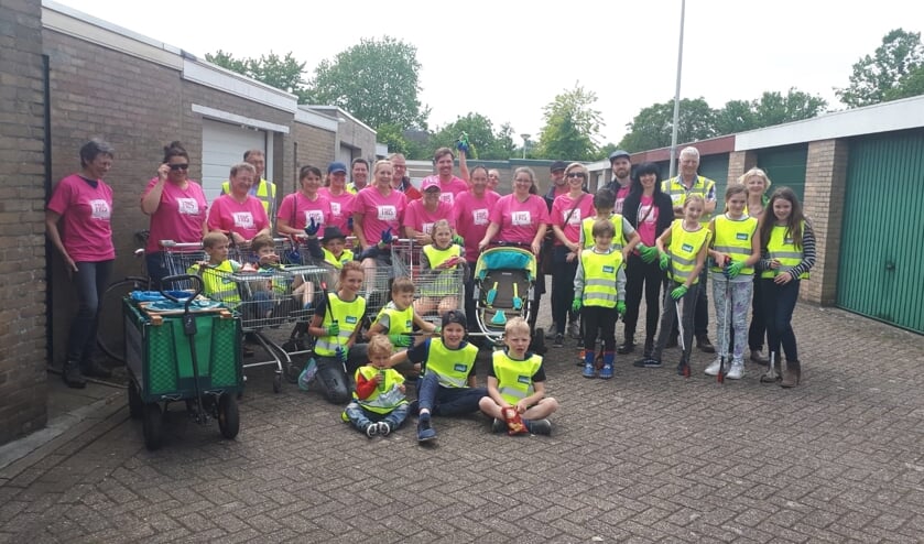 Vrijwilligers opschoonactie mei 2018.