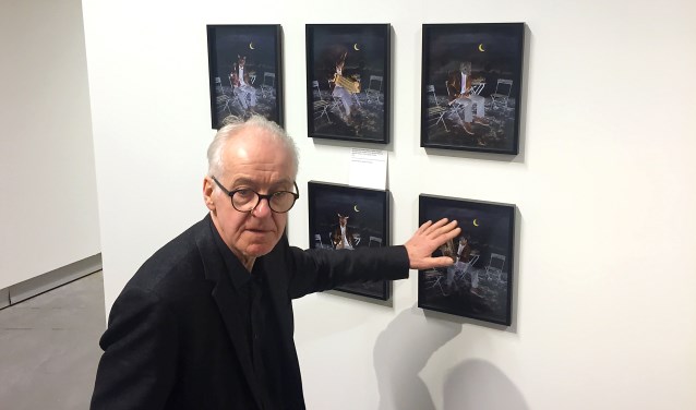 Teun Hocks geeft een toelichting bij zijn eerste oeuvre-tentoonstelling in het Stedelijk Museum Breda