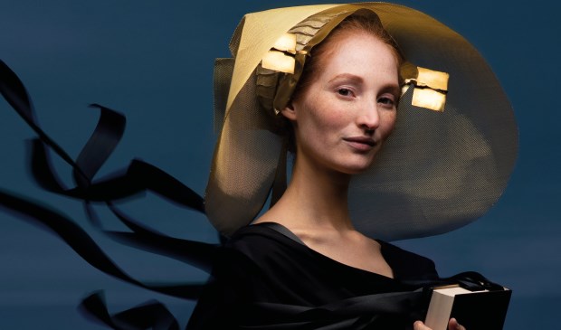 Model Rosanne Hustinx is het gezicht van FbtS 2019 in het artwork van Paulina Matusiak.