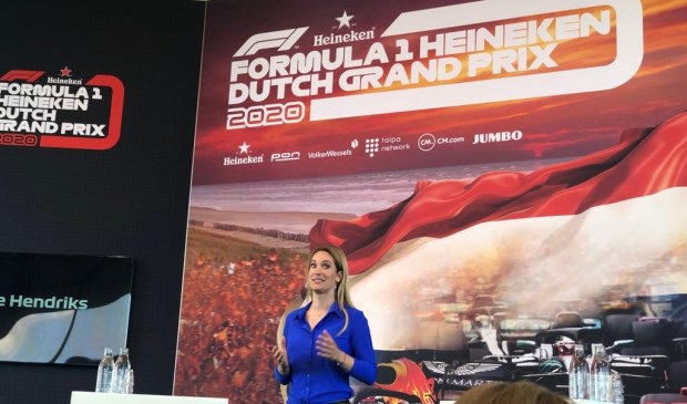 Hélène Hendriks uit Bavel presenteerde de persconferentie in Zandvoort.