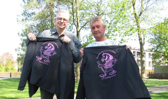 John van der Veeken (l) en Jack Schrauwen zijn klaar voor het Wandelevenement Wernhout.