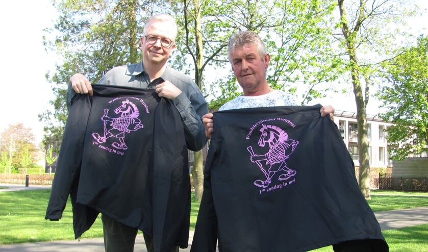 John van der Veeken (l) en Jack Schrauwen zijn klaar voor het Wandelevenement Wernhout.