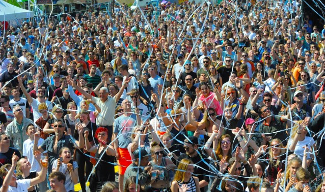Feesten tijdens het Bevrijdingsfestival.